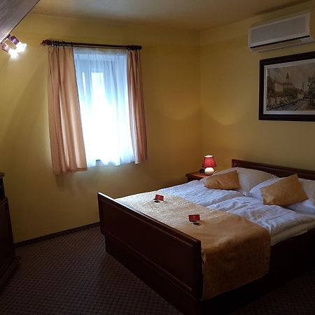 Český Krumlov Hotel Barbora מראה חיצוני תמונה